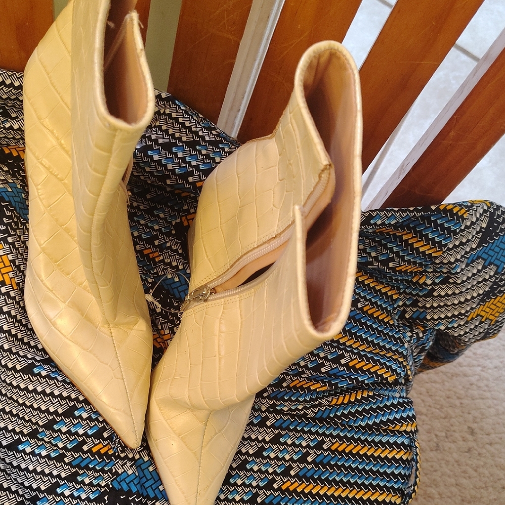 SCHUTZ Cream Croc-Embossed Wedge Boots